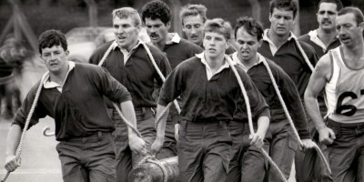 1985 Winning commando log race team